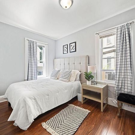 Cozy Up In 5Br Apt Near Charming Oak Square Boston Exterior photo