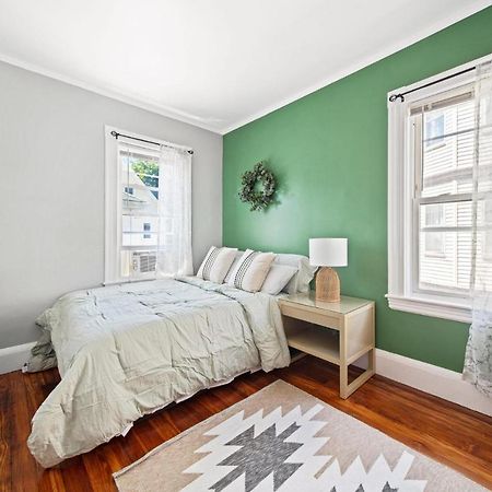 Cozy Up In 5Br Apt Near Charming Oak Square Boston Exterior photo