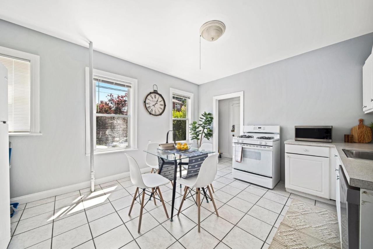 Cozy Up In 5Br Apt Near Charming Oak Square Boston Exterior photo