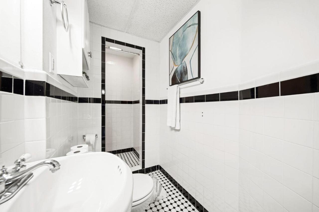 Cozy Up In 5Br Apt Near Charming Oak Square Boston Exterior photo