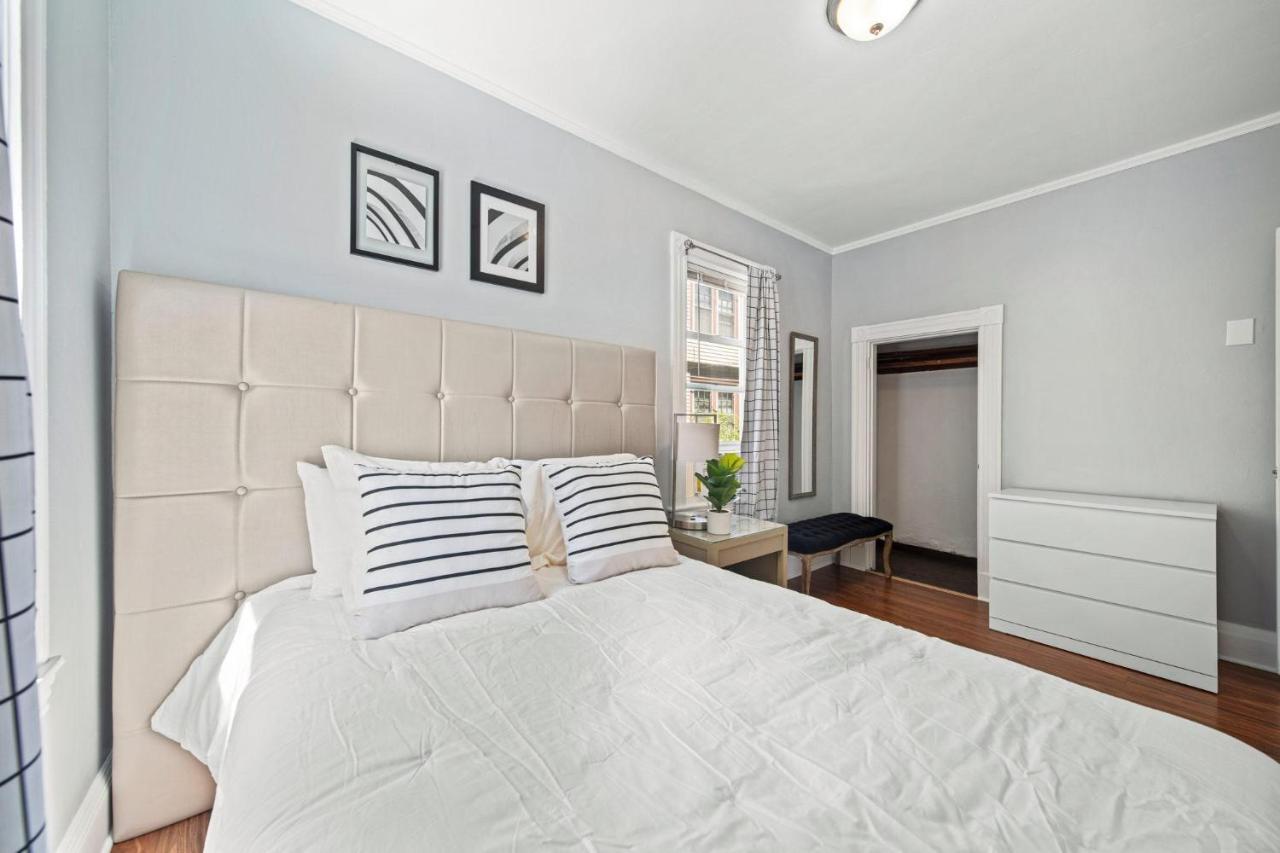 Cozy Up In 5Br Apt Near Charming Oak Square Boston Exterior photo